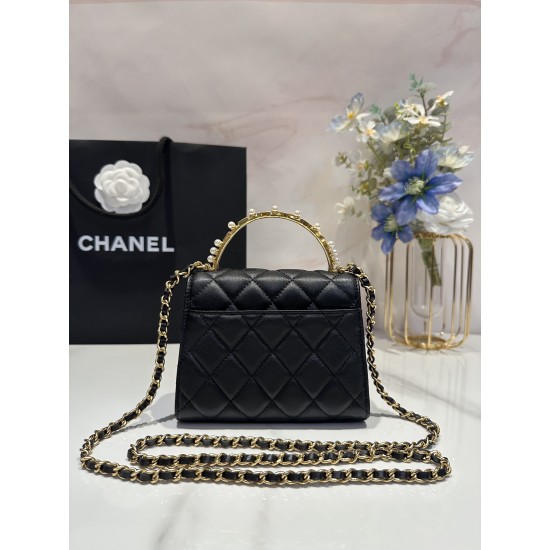  CHANEL 23B Metal Pearl Wrist Bag White CHB023