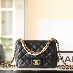 CHANEL 24P Flap Bag With Pearl CHB028