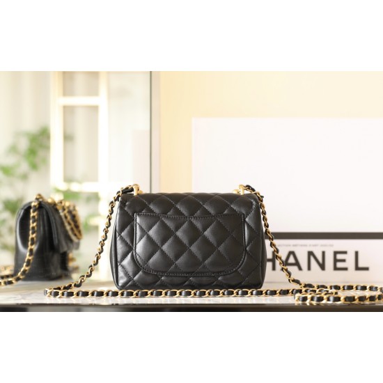 CHANEL 24P Flap Bag With Pearl CHB028