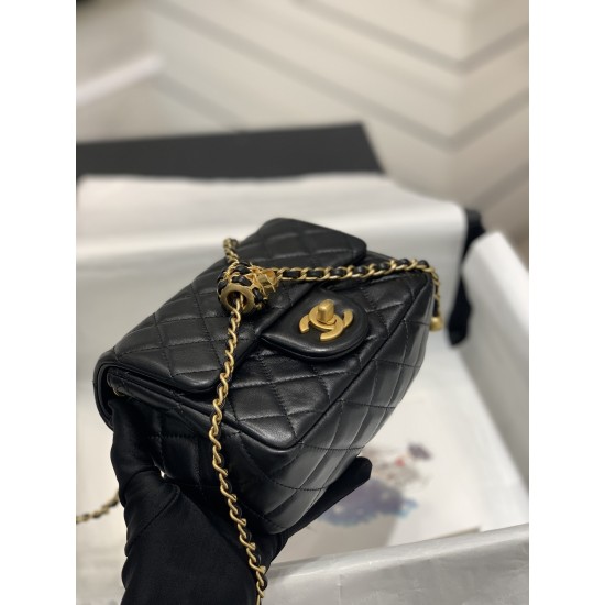  CHANEL CF17 Classic Flap Bag A01115 CHB040