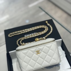  CHANEL Vanity Case CHB041