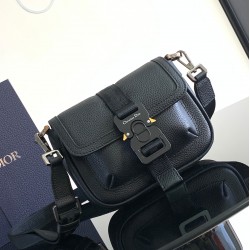 DIOR Mini Hit The Road Bag Shop DOB008