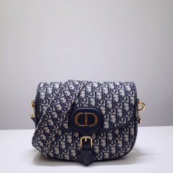  DIOR Medium Dior Bobby Bag DOB042