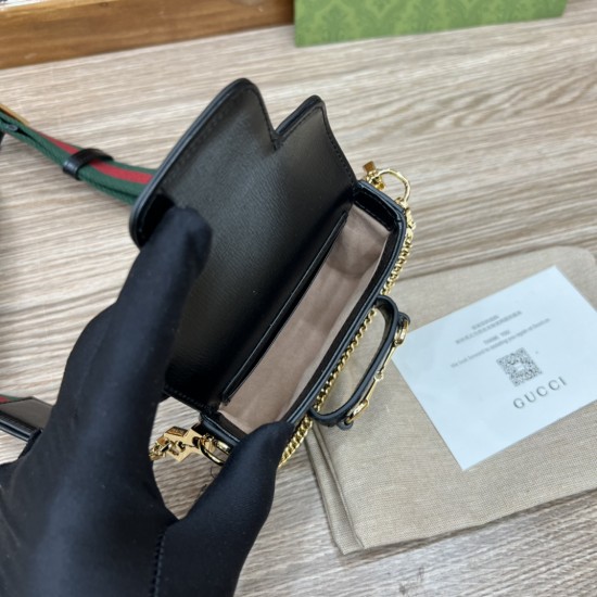 GUCCI Horsebit 1955 Strap Wallet GUB028