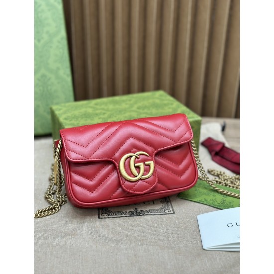 GUCCI  GG Marmont Matelasse Super Mini Bag GUB044