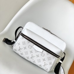 LOUIS VUITTON  Outdoor Bumbag M30247 VB003