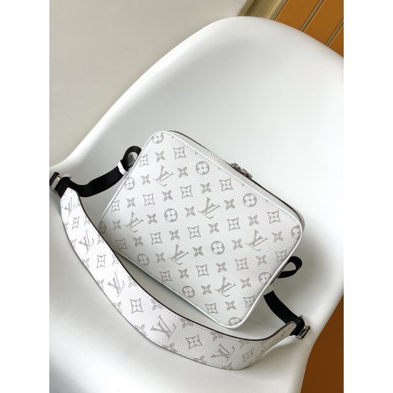 LOUIS VUITTON  Outdoor Bumbag M30247 VB003