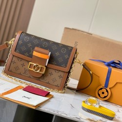  Louis Vuitton M44580 Mini Dauphine LVB026