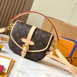 Louis Vuitton Monogram M46740 Saumur BB LVB027