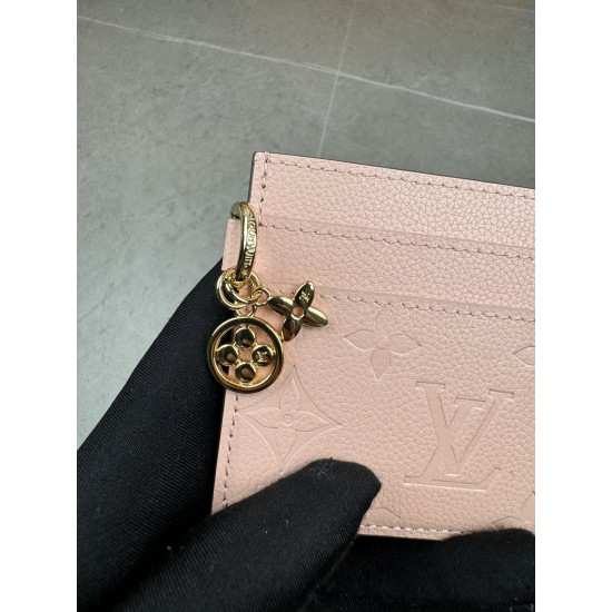 LOUIS VUITTON LVW011