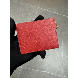 LOUIS VUITTON LVW011